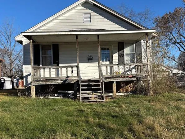423 N Pine St, Perryville, MO 63775