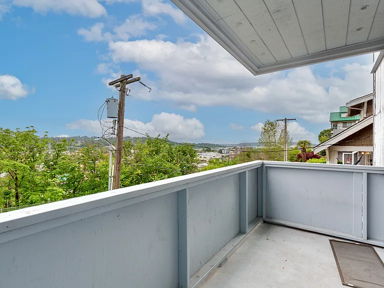 Huge deck with view