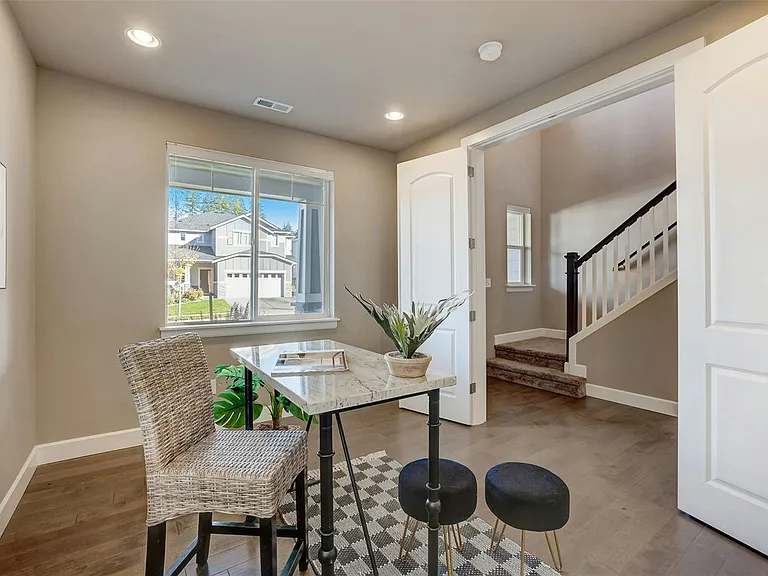 4240 Overlook Ct — Photo 3