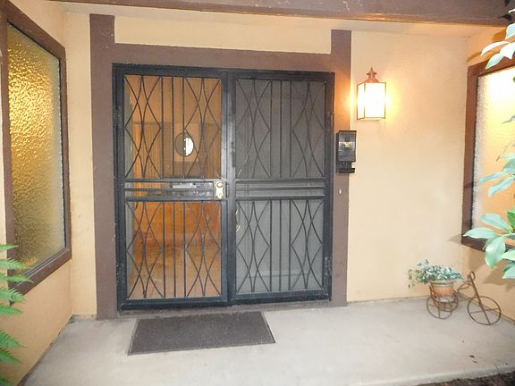 4th image of 2110 Pebblewood Dr