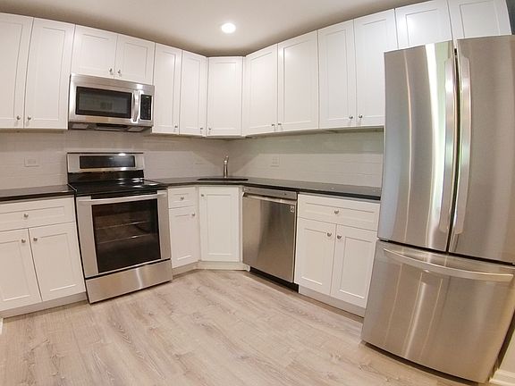 3rd image of 650 Murray Ln Unit 313