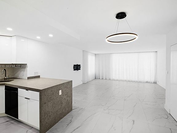 5th image of 1000 West Ave APT 1024