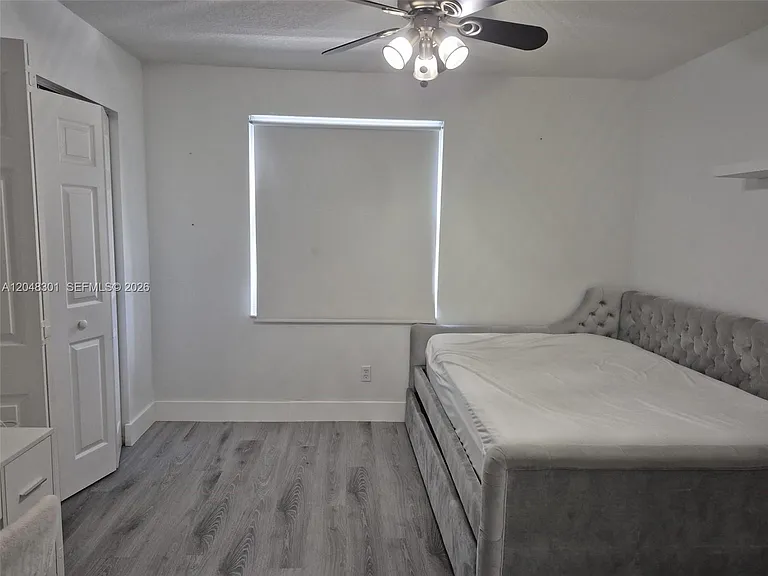 5820 SW 58th Ct — Photo 9