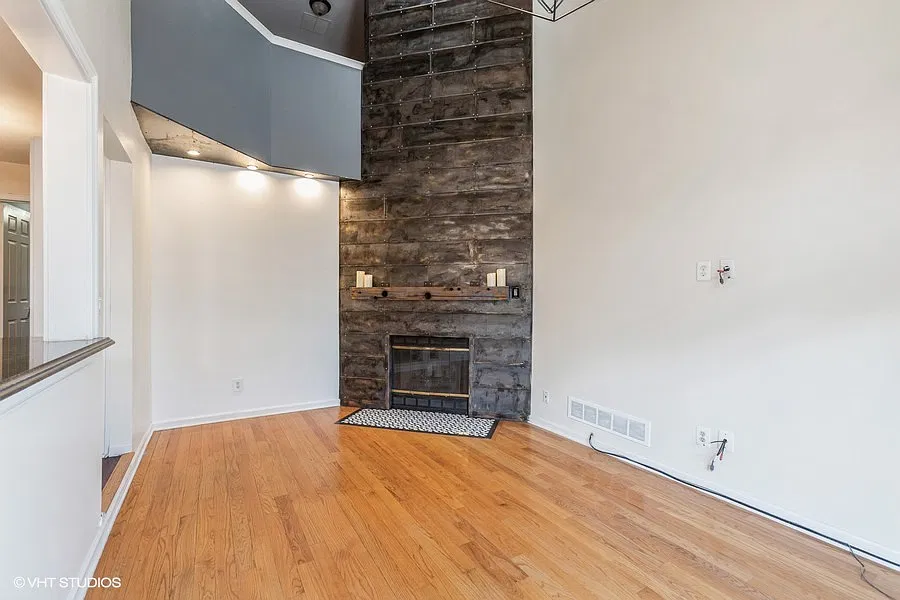 3 bed, 2010 sqft, $4,700 — Photo 4