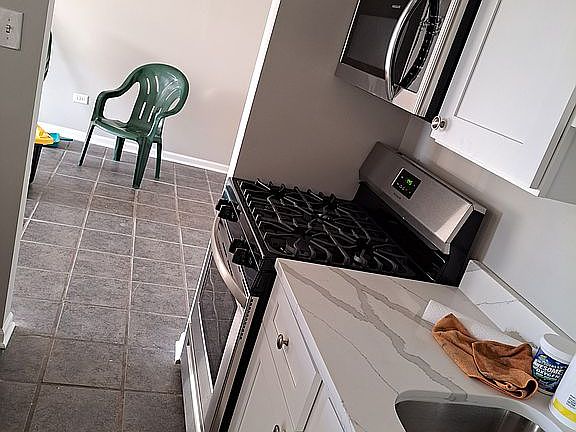 New Appliances, cabinets, sink