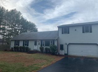 45 Gammons Rd, Acushnet, MA 02743