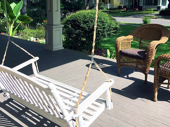 Front porch swing