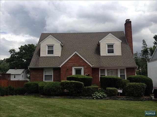1st image of 579 Linden Ave
