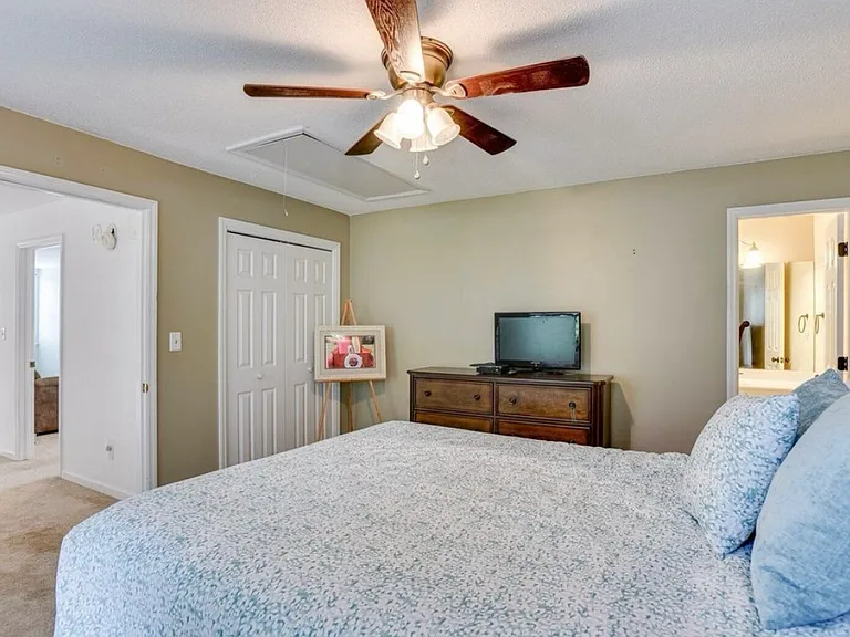 115 Hammond Place Cir #115 — Photo 13