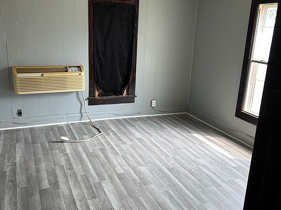 3rd image of 2525 Unicorn Rd #1