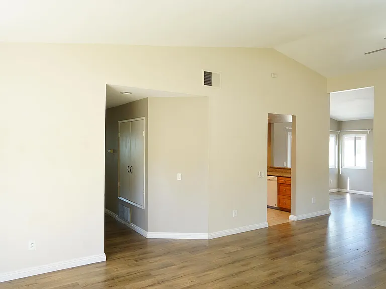 24427 Goldpoint Pl — Photo 13