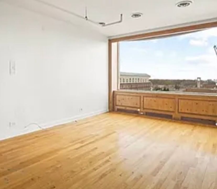 Building Photo 1