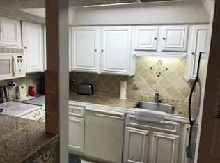 503 Albee Farm Rd APT 27, Venice, FL 34285