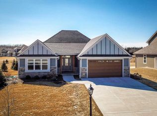S77W15125 Pheasant Run Dr, Muskego, WI 53150