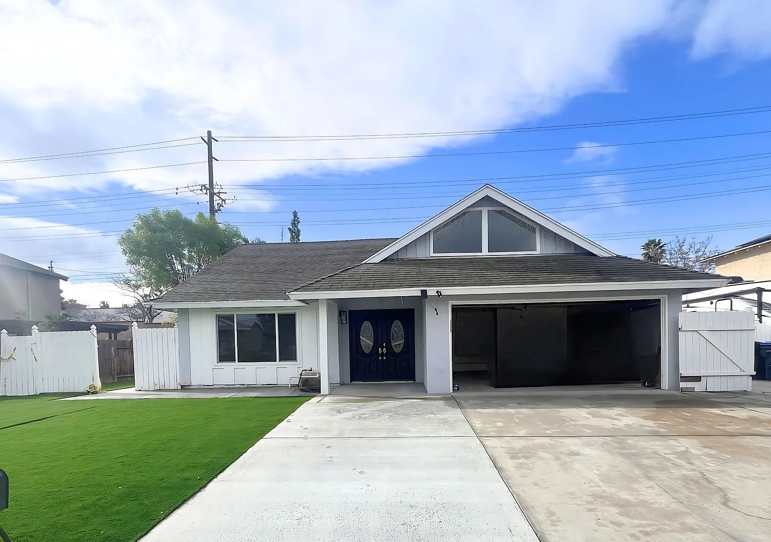 Two Story Home with Pool, in Corona — Photo 2