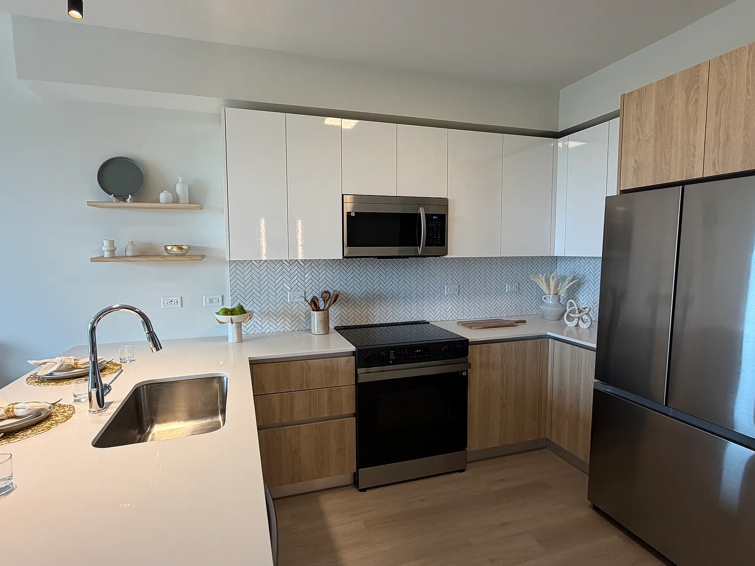 Studio, 552 sqft, $2,234 — Photo 4