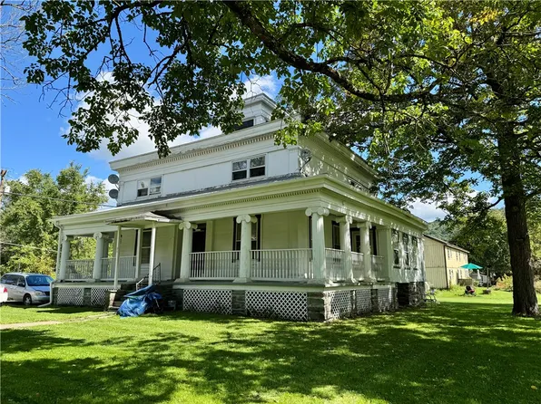 94 Main St, Laurens, NY 13796