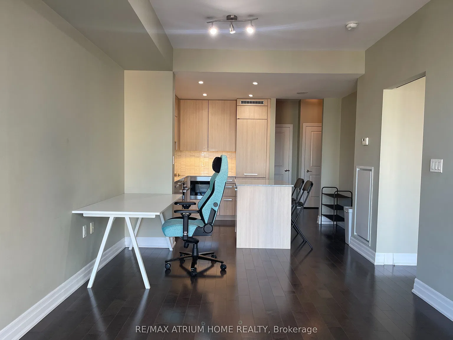 2 bed, $2,900 — Photo 2