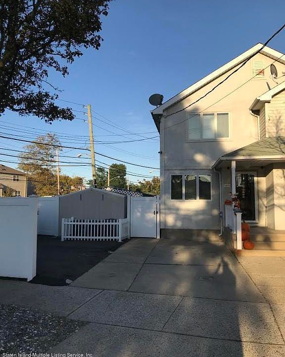 1st image of 37 Brook Ave