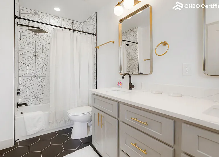 6083 S Sycamore St — Photo 37
