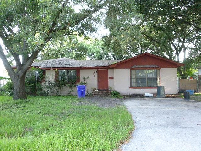 1st image of 709 W Shady Ln