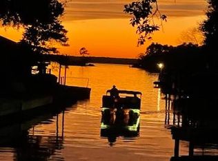 13009 Point Dr, Willis, TX 77318