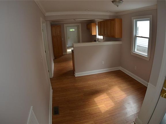 5th image of 6888 Wellington Dr
