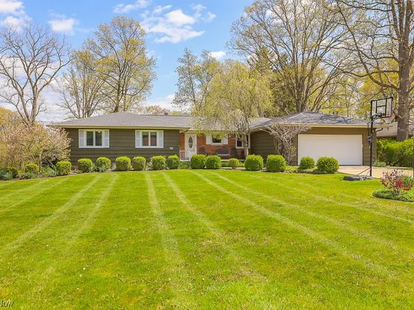 7690 Winding Way, Brecksville, OH 44141