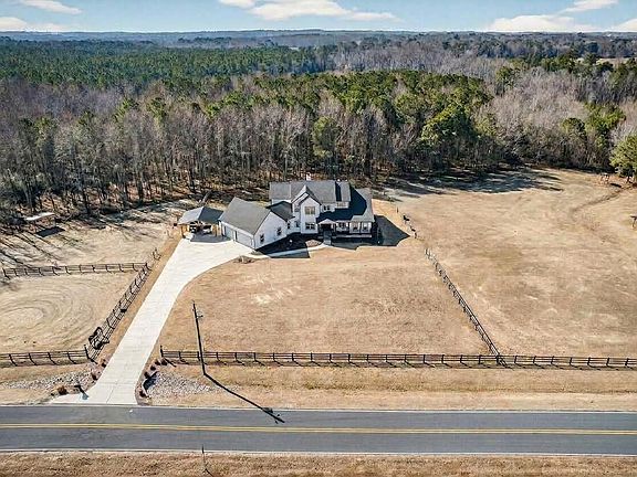 2nd image of 794 Cobb Rd