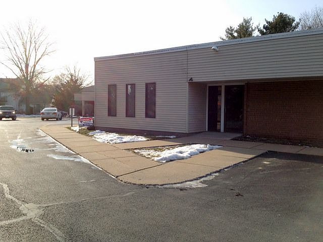 2nd image of 1983 Spruce Hills Dr