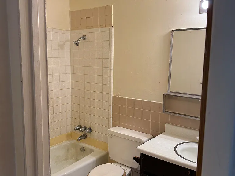 1216 W Pacific Ave — Photo 11