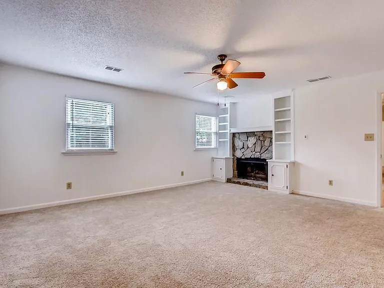 4371 Heritage Glen Ct — Photo 20