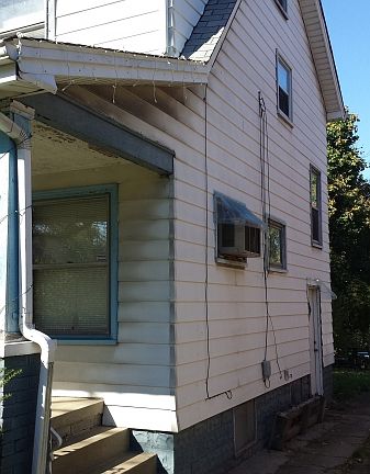 4th image of 1014 E Indianola Ave