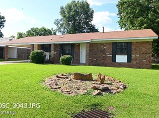 2415 21st Ave N, Columbus, MS 39701