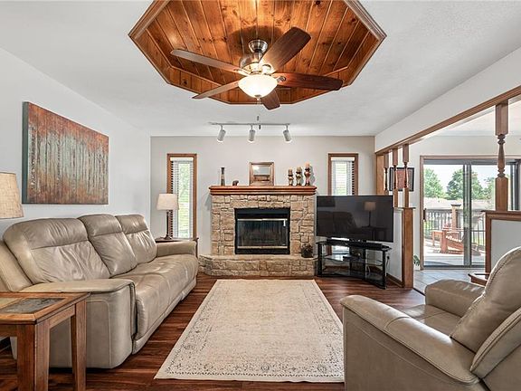 5th image of 1621 NE Westwind Dr