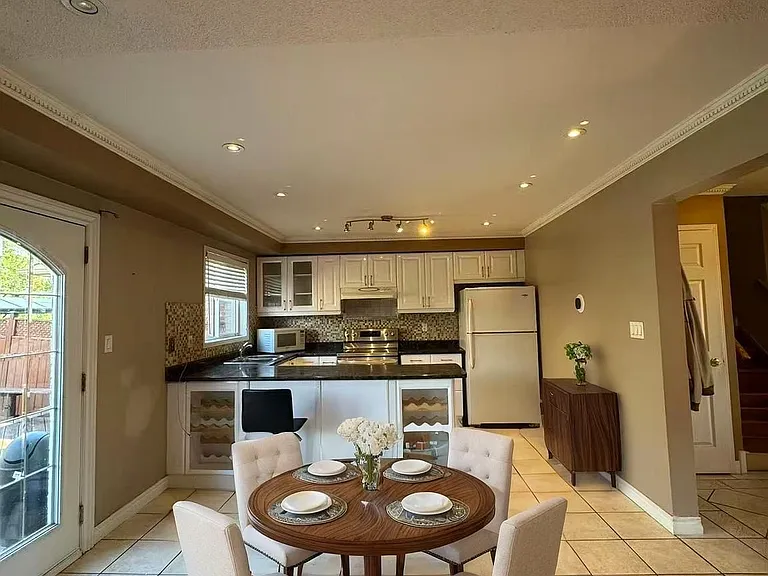 7267 Aldercrest Dr — Photo 10