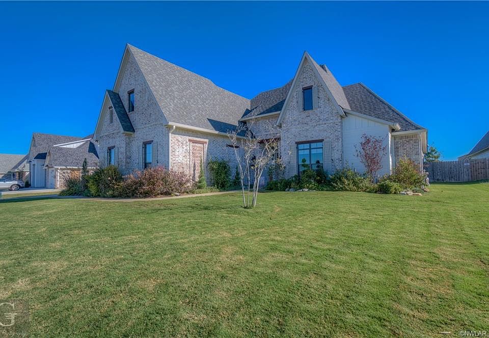 1st image of 202 Lori Dr