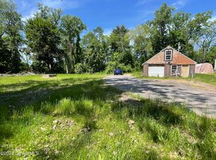 15 Hidden Hollow Rd, Albany, NY 12208