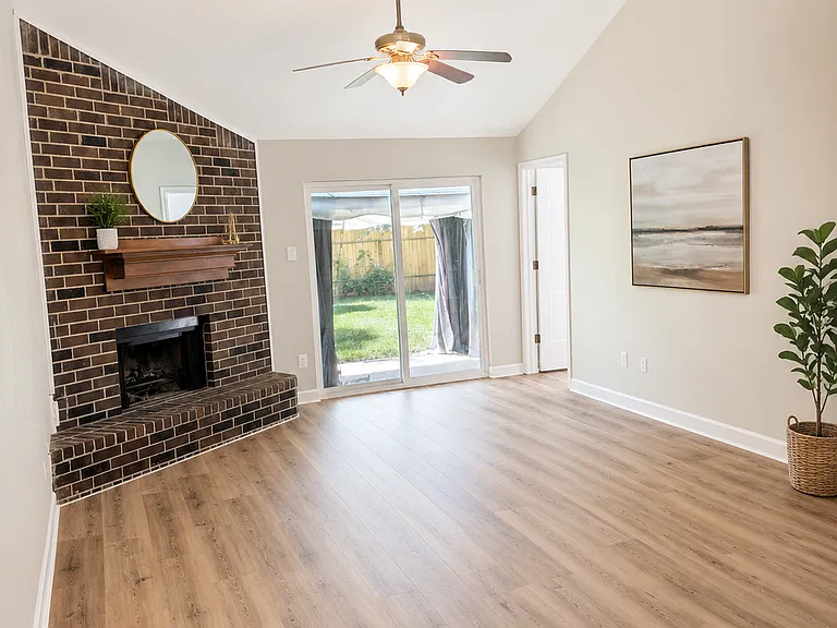 72 Trummel Ct — Photo 4