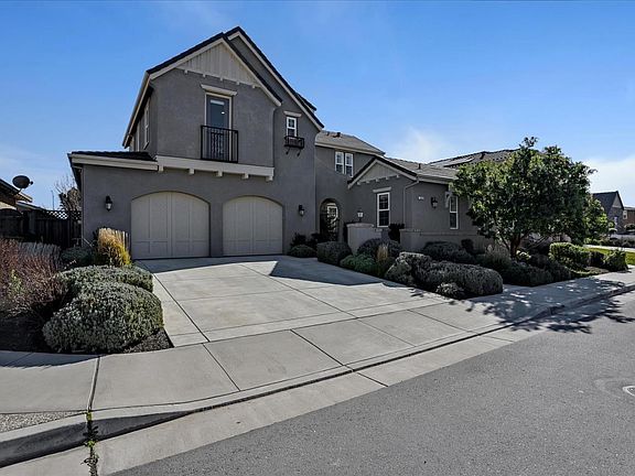 3rd image of 1540 Bautista Way