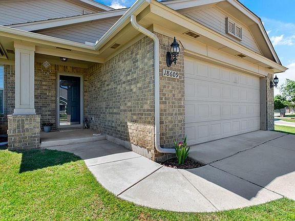 3rd image of 18609 Ochoa Dr