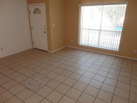 4th image of 3042 Oak Crest Cir