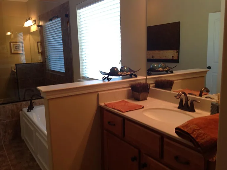 Other vanity and whirlpool tub