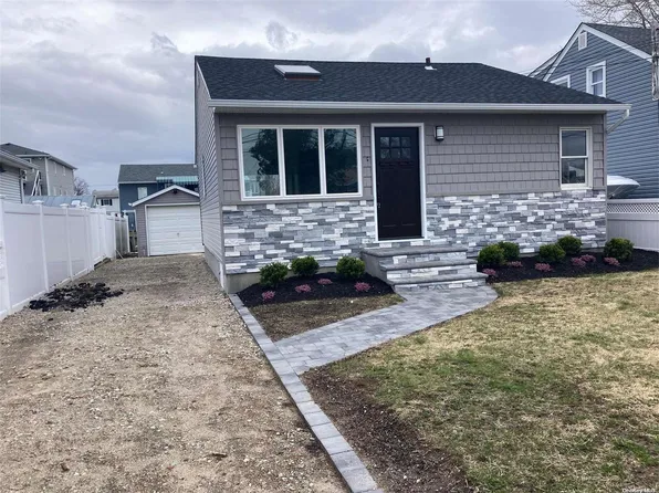 7 Gibbs Road, Amityville, NY 11701