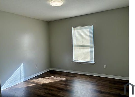 2nd image of 323 N 23rd St