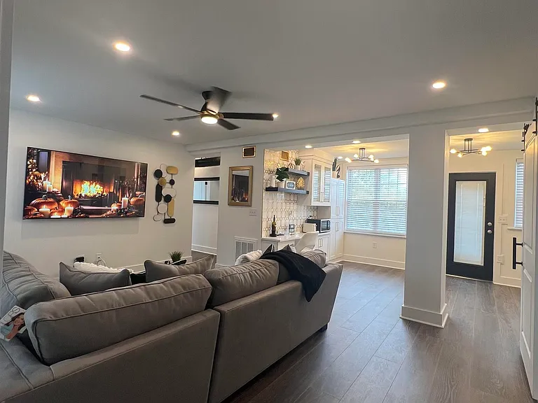 601 Cleveland St — Photo 4