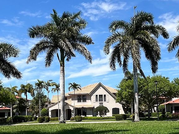 Entire Mansion. The left side is this townhouse.