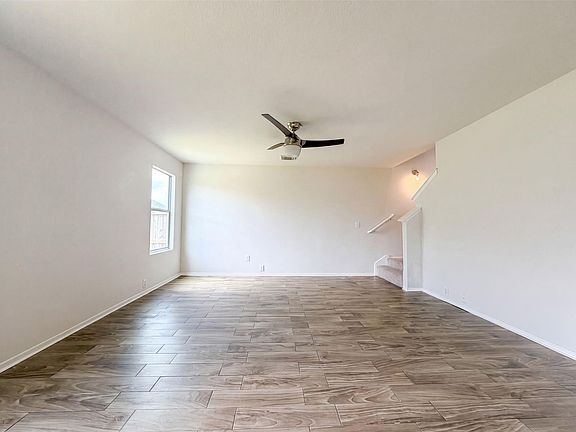 3rd image of 3338 Dartmouth Field Ln