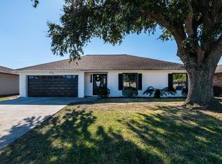 2321 Friar Tuck Ln, Groves, TX 77619