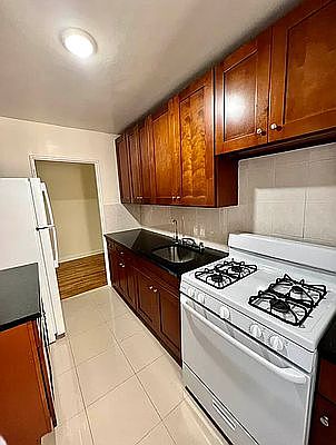 1st image of 139-09 84th Dr #301